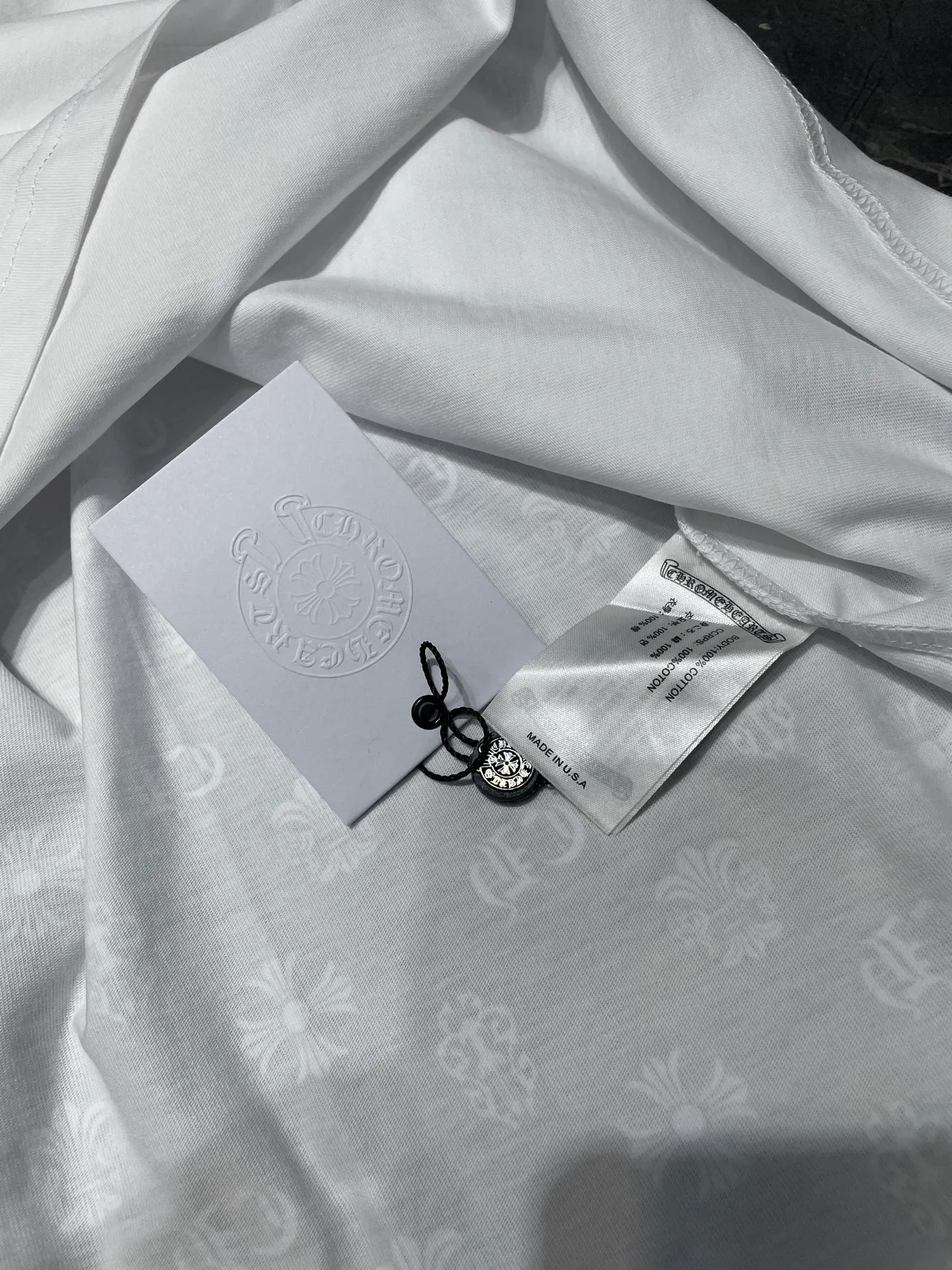 🅿️280 Chrome Hearts 🌟【Top Original】20th Anniversary Vegas Limited Short Sleeves Process description: The fabric is made of 26-woven 200g cotton, ready-to-wear washing process, the printing uses ink printing process + photo glue process, the overall routing is straight and delicate, the fabric is comfortable and soft, the color is consistent and no color difference. It can be matched with the same style to create a fashionable look, control various occasions, customized accessories, complete three standards, the same style for men and women! ⚠️Color: black and white ⚠️Size: SML